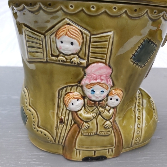 Vintage Japan Cookies Jar Shoe House with Grandma avocado green - Picture 4 of 10